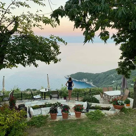 Maistra Τσαγκαράδα